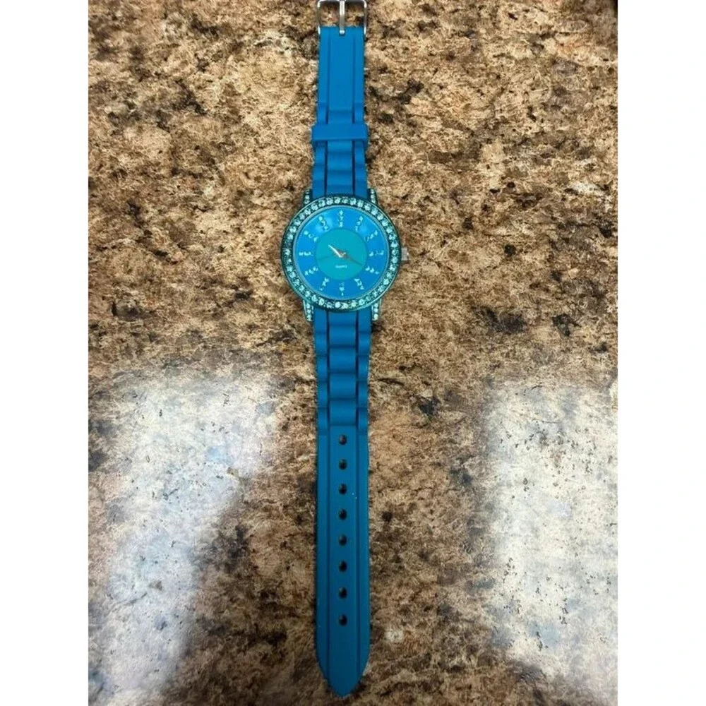 Blue Rhinestone Quartz Women’s Fashion Watch Silicone Band Japan